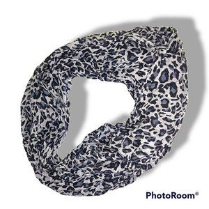 3/$15 Sale- LEOPARD Print Blue And Grey Knit Infinity Scarf LIKE NEW